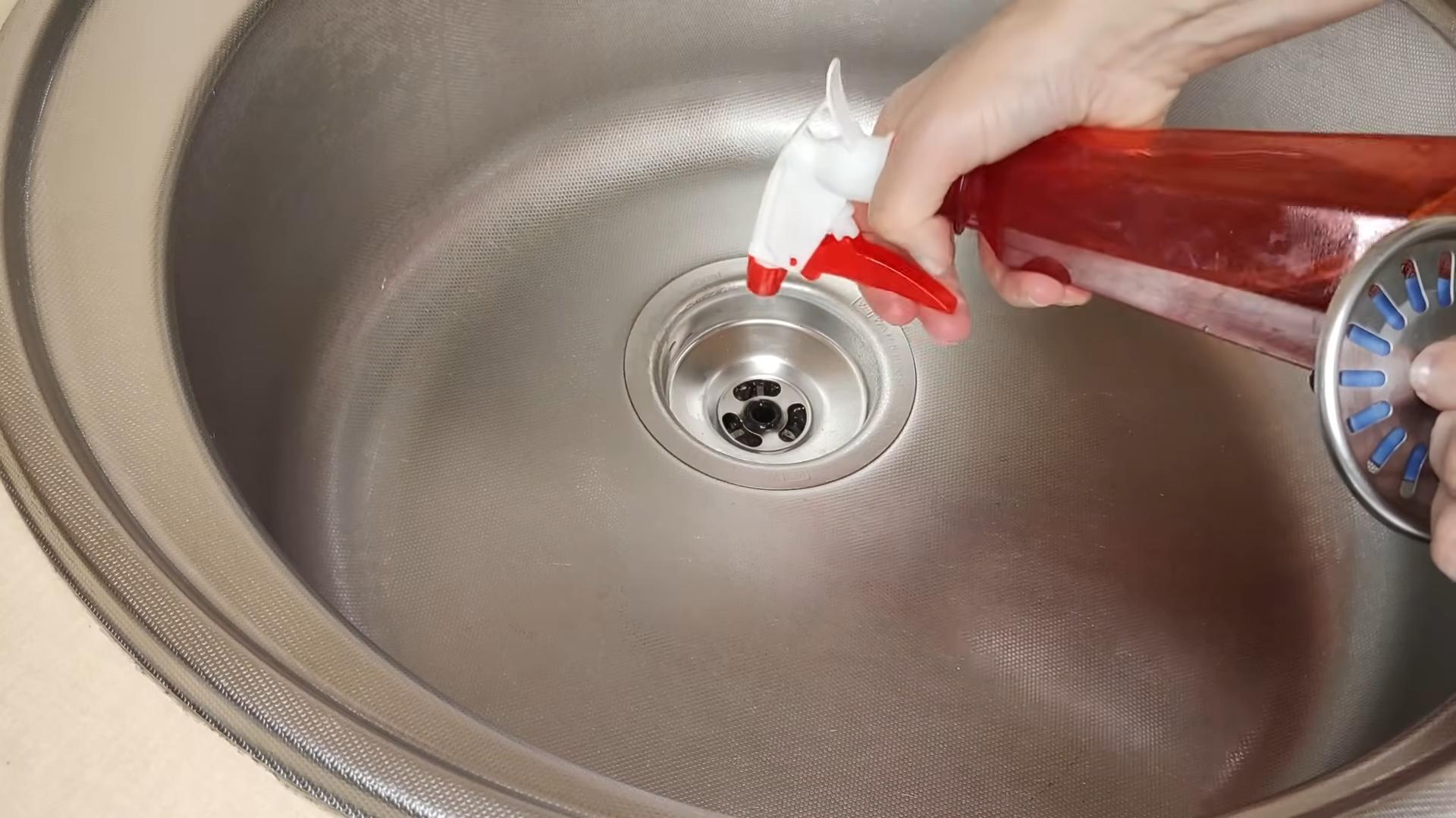Clove Vinegar Cleaning